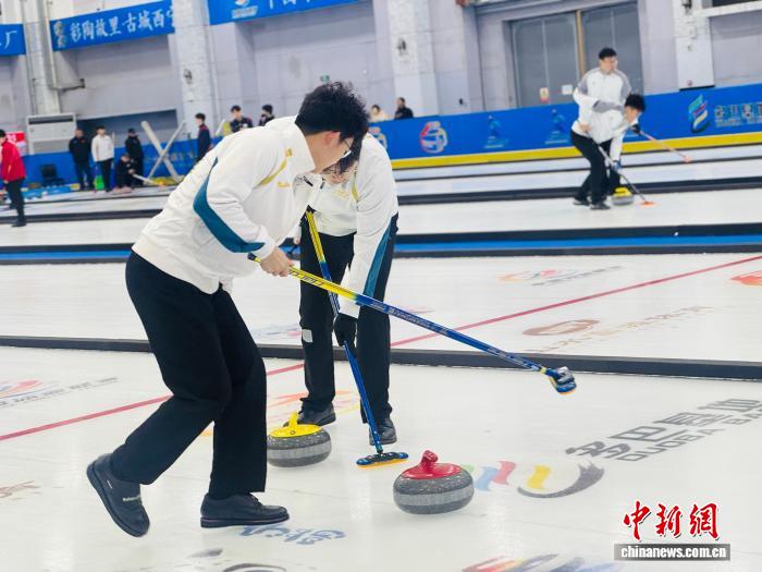 2025-2026中国冰壶联赛西宁站开赛 备战米兰冬奥选
