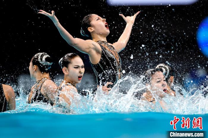 中国花游队北京站摘双银 小将闪耀赛场