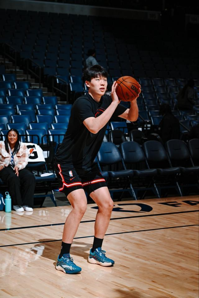 杨瀚森发展联盟单场31分创生涯新高 带伤作战展