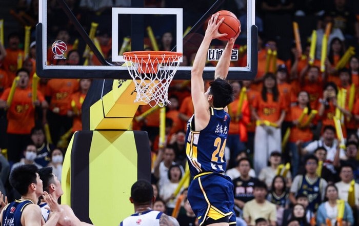 广东男篮主场大胜浙江广厦冲击四连胜