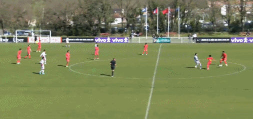 中国U16男足力克秘鲁险遭误判拖累 避免垫底