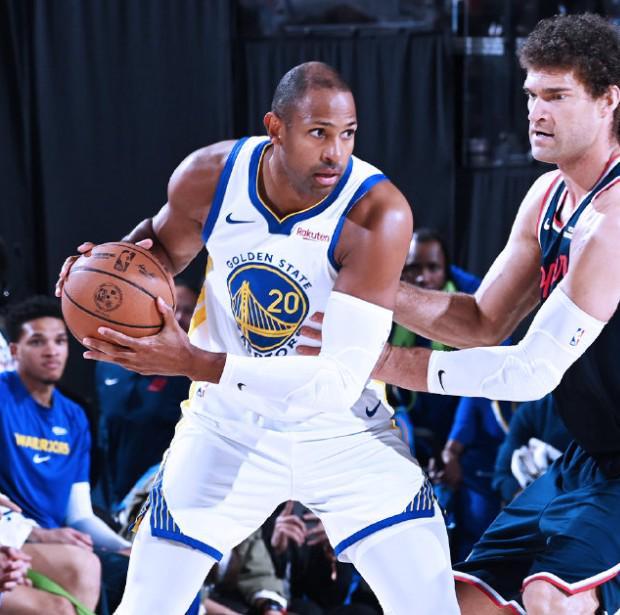 勇士双星末节爆发力助队力克快船