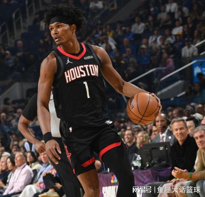 火箭险胜勇士库里复出难阻对手反扑