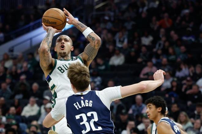 雄鹿大胜独行侠终结四连败 独行侠吞下两连败